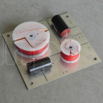 2-way crossover kit, frequency cut at 2500 Hz, 12 dB, 8 ohm