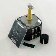 Atténuator Fostex R82B, 8 ohm, 2 x 50 watts nominal